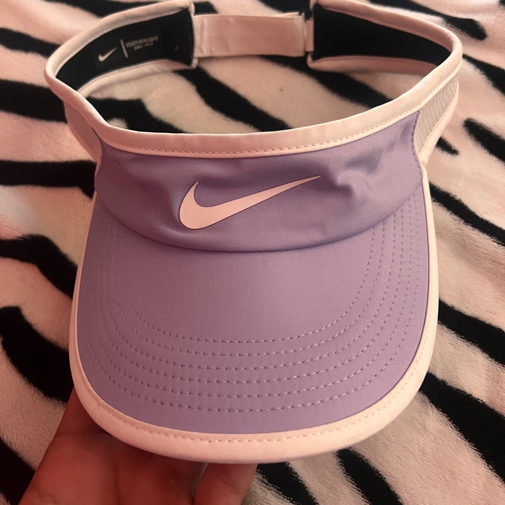 Nike dri-fit featherlight visor